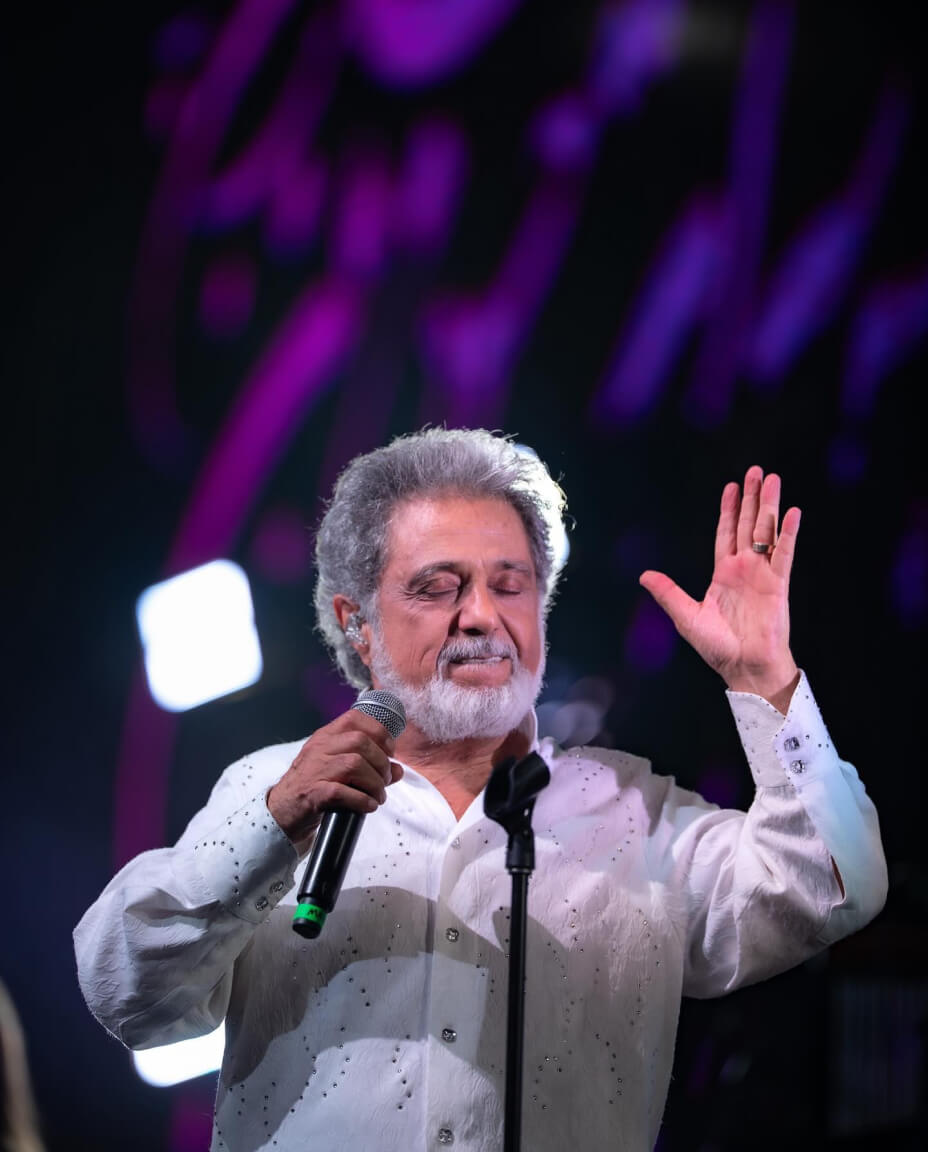 گفتگو با داریوش در دوستمن